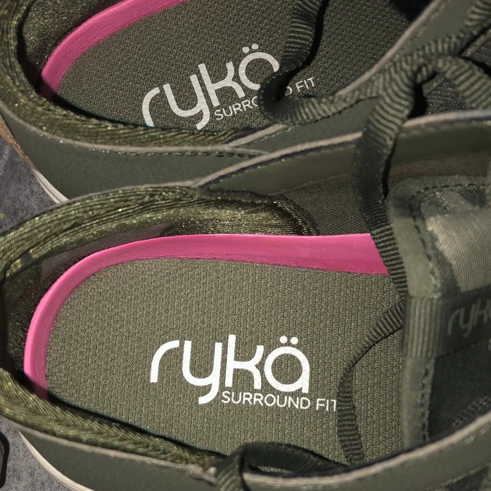 Preowned RYKA SURROUND FIT WOMEN GREEN CAMO PRINT SNEAKERS (7.5) - Picture 2 of 6